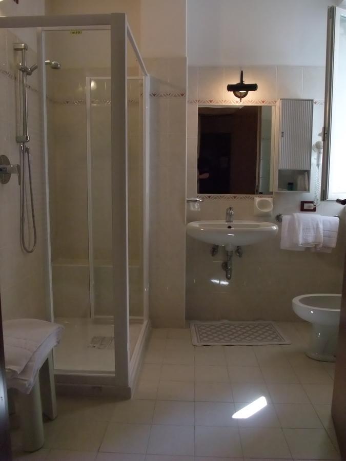 Hotel Miralago San Zeno di Montagna Luaran gambar